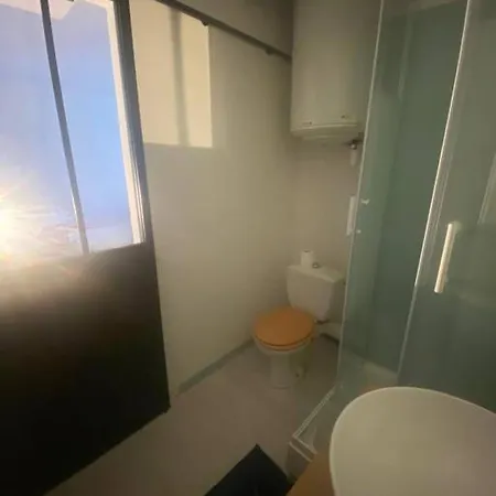 En Face De La Gare - Centre Apartment *