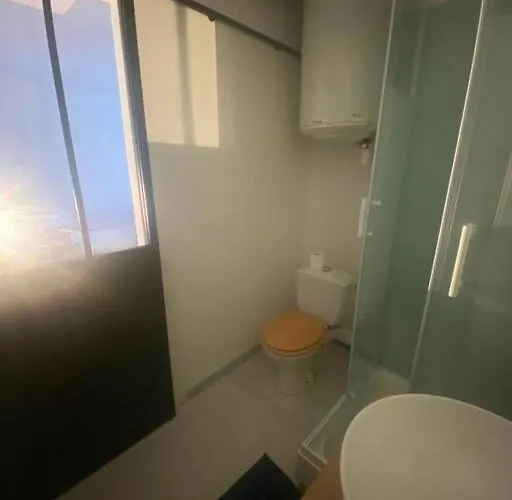 En Face De La Gare - Centre Apartment *